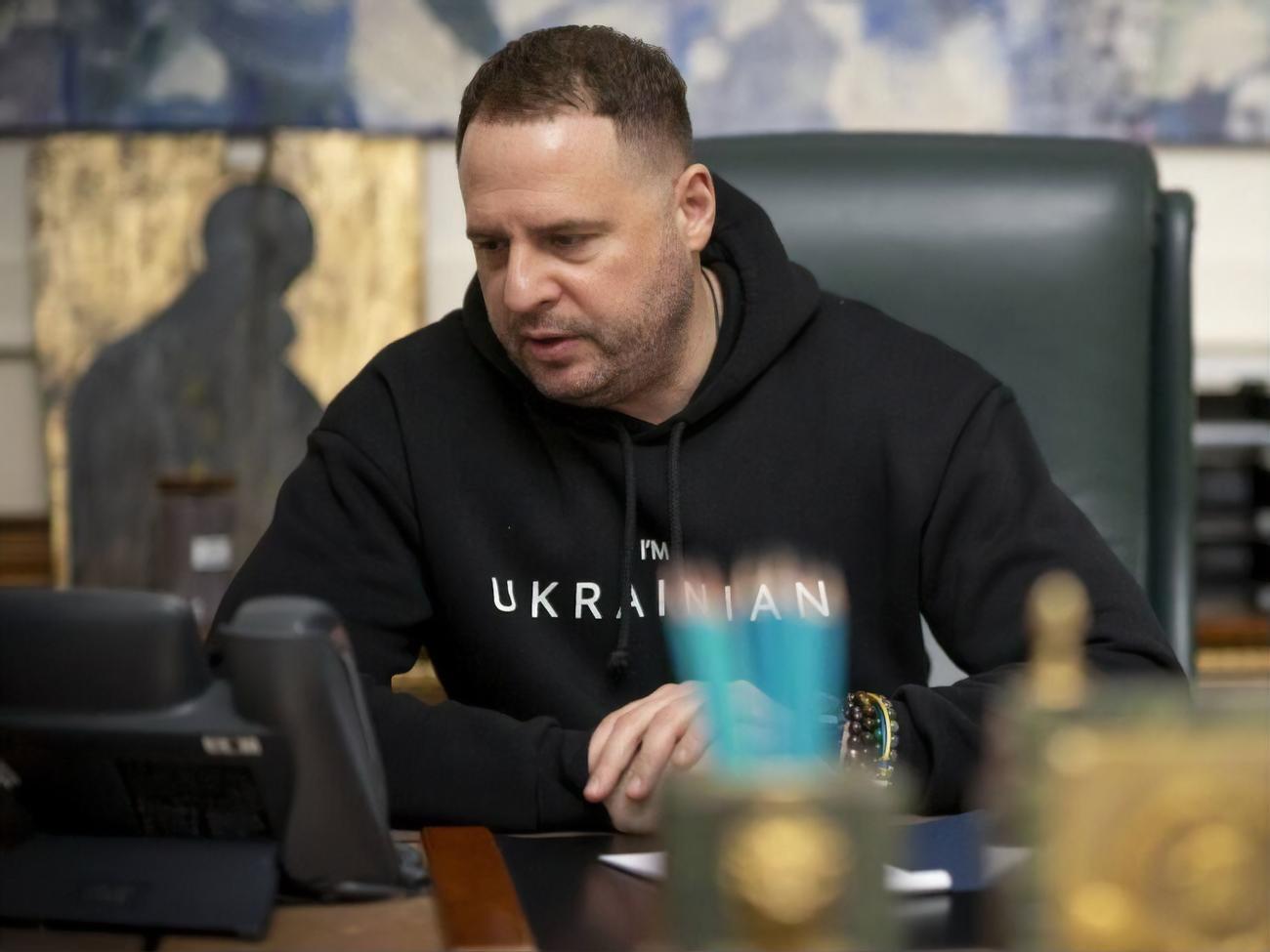 Ермак подчеркнул, что силы противовоздушной обороны Украины уничтожили большинство вражеских ракет и беспилотников
