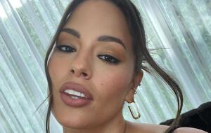 Грем показала ню-фото