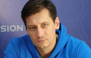 Смешно, когда РФ называют империей. Что это за империя, в которой неграмотный дондон диктует свою волю? Чеченизация России завершена