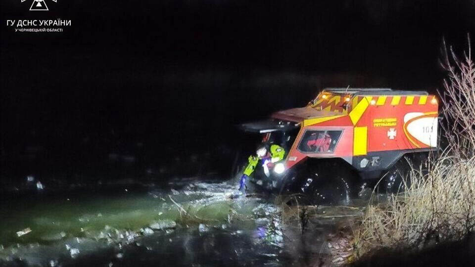 Тело ребенка извлекли из-подо льда