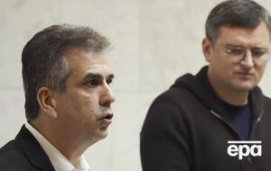 Кулеба (справа) рассказал, что в беседе с Коэном (слева) затронул вопрос формулы мира президента Зеленского