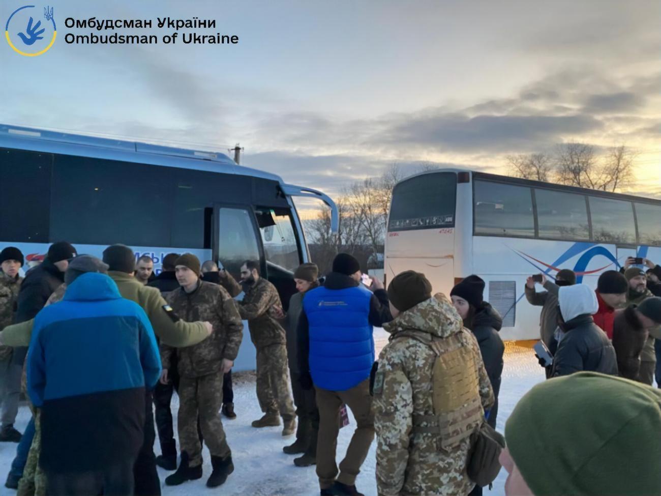 В ходе обмена в Украину вернулись 100 военнослужащих и один гражданский