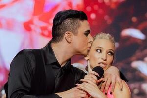 Melovin в интервью Осадчей говорил, что его вдохновляет тело Русиной