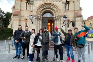 Ведущий тревел-шоу Филатов вместе со съемочной группой записывал звуки Одессы