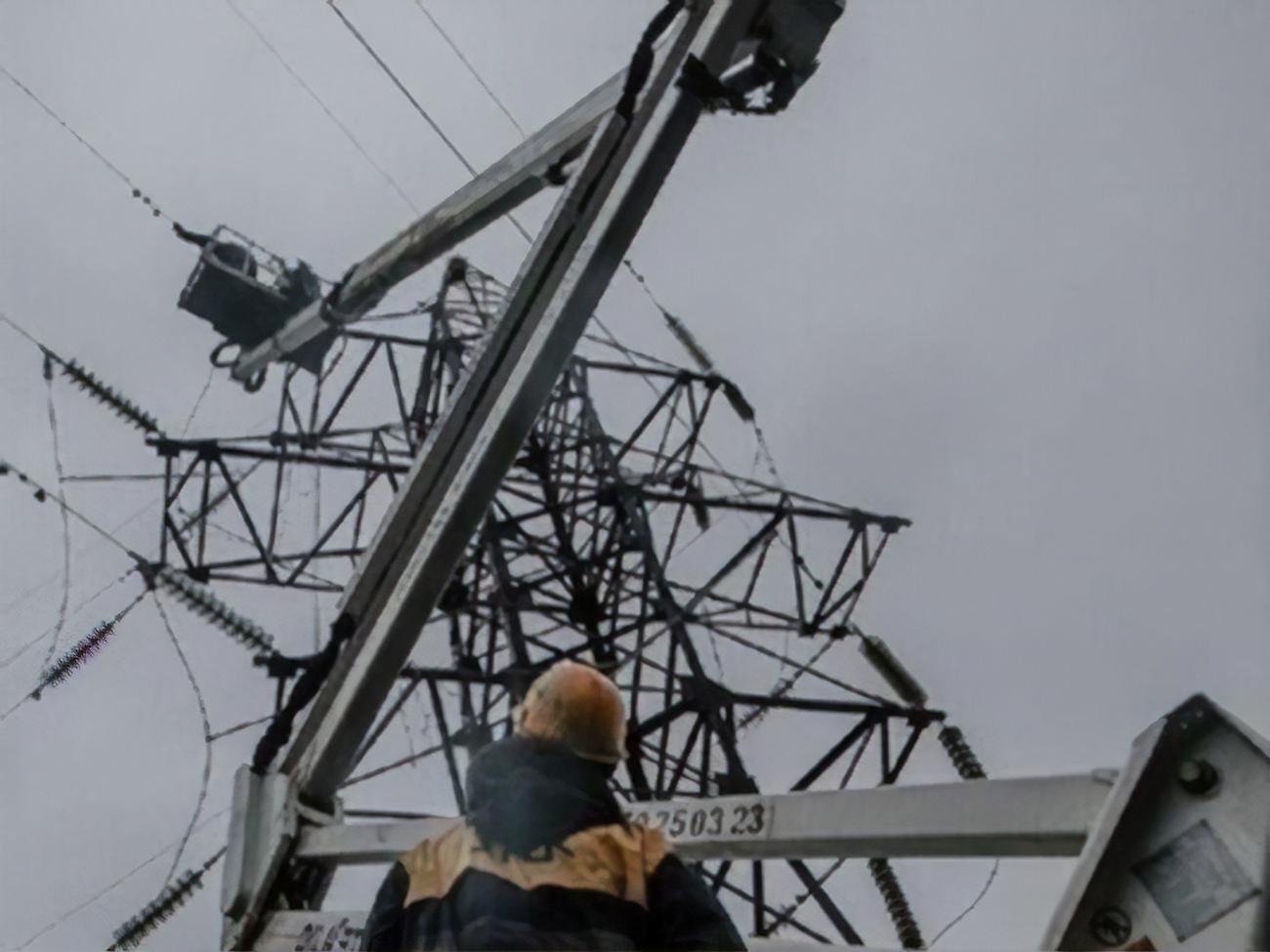 Без электроснабжения пока остаются 123 населенных пункта