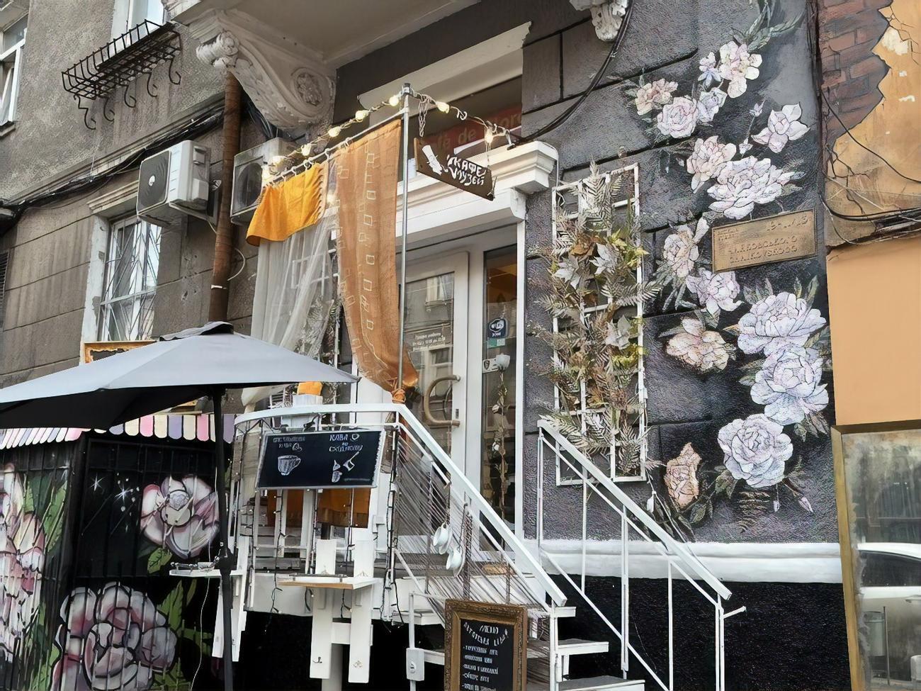 Щодо власника кафе склали адмінпротокол. Він стверджує, що відвідувачка "все перекрутила"