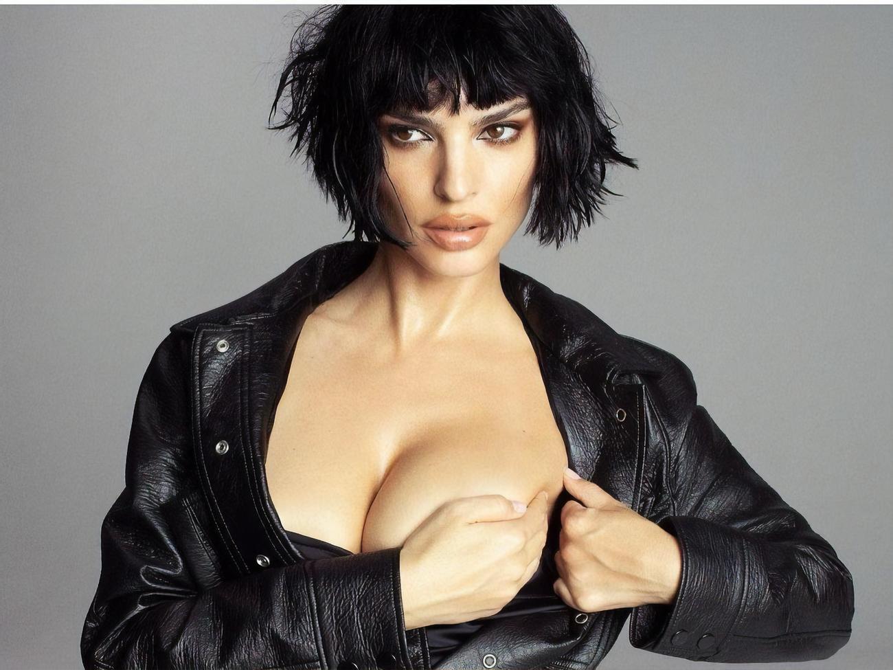 Весной 2021 года Ратаковски родила первенца