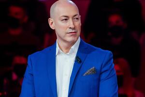 Ксения Собчак, проскочить не получится. Вы хотите и рыбку съесть, и на х…й сесть