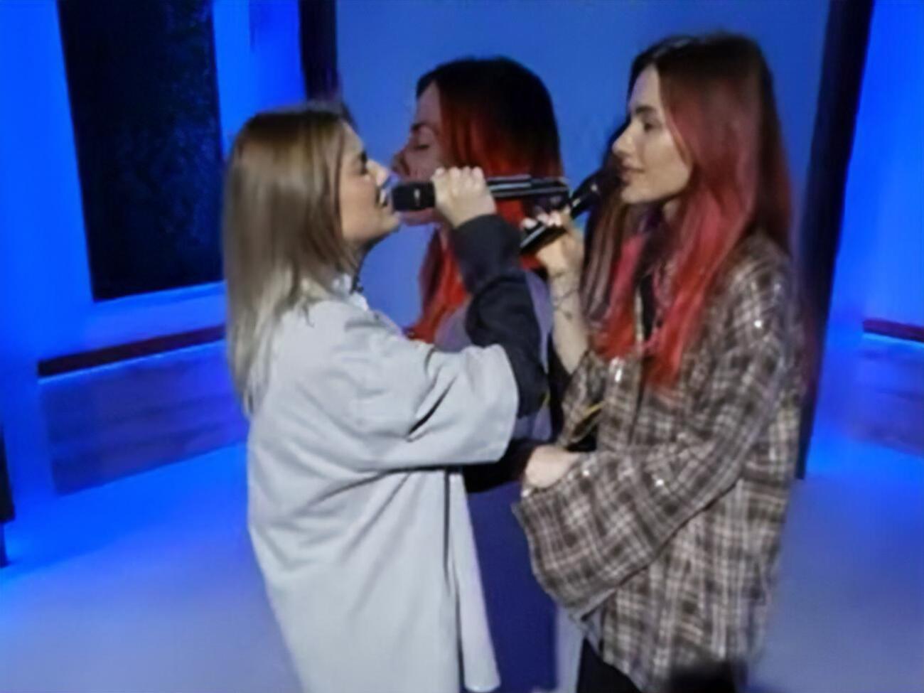 Kola и MamaRika:&nbsp;Эта песня о людях. Об обычных украинцах, которые благодаря своей силе духа, стойкости превратились в титанов