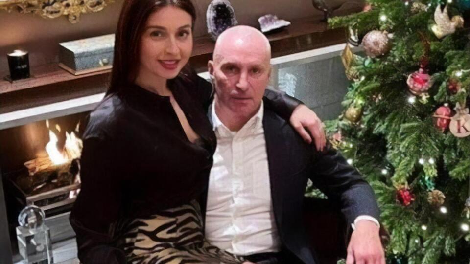 Ярославський старший за дружину на 29 років