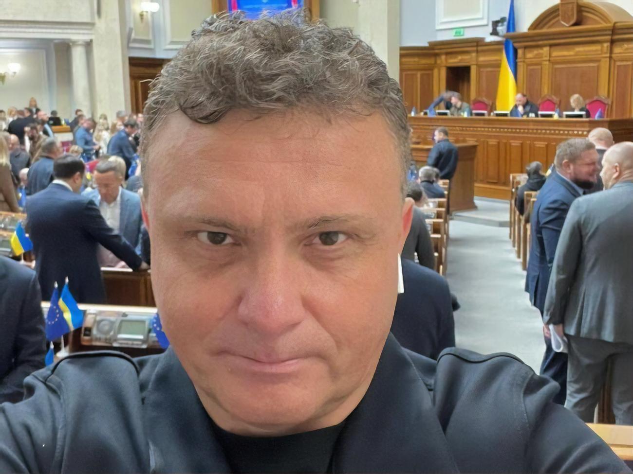 Нардеп заявляє, що добровільно відмовився від доступу до держтаємниці, але підтримує всі рішення комітету