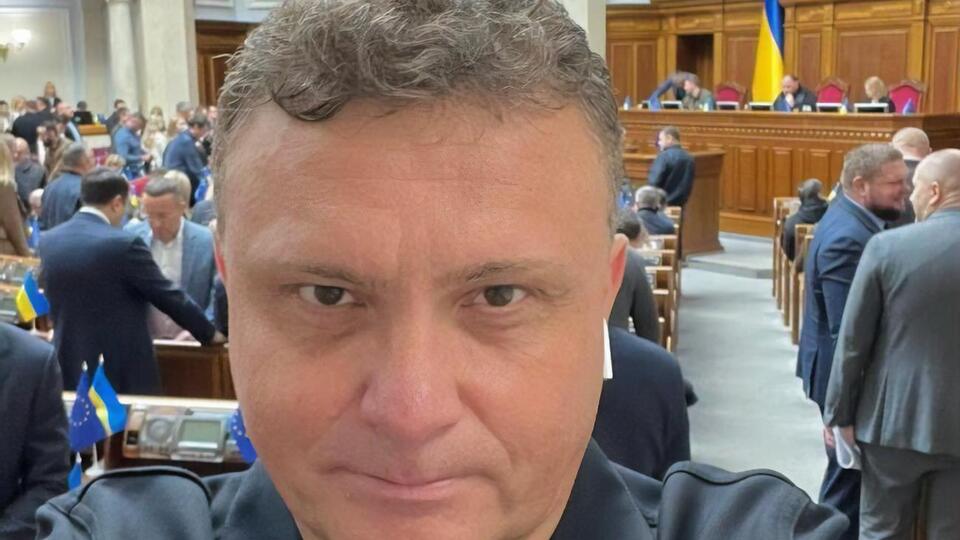 Нардеп заявляє, що добровільно відмовився від доступу до держтаємниці, але підтримує всі рішення комітету