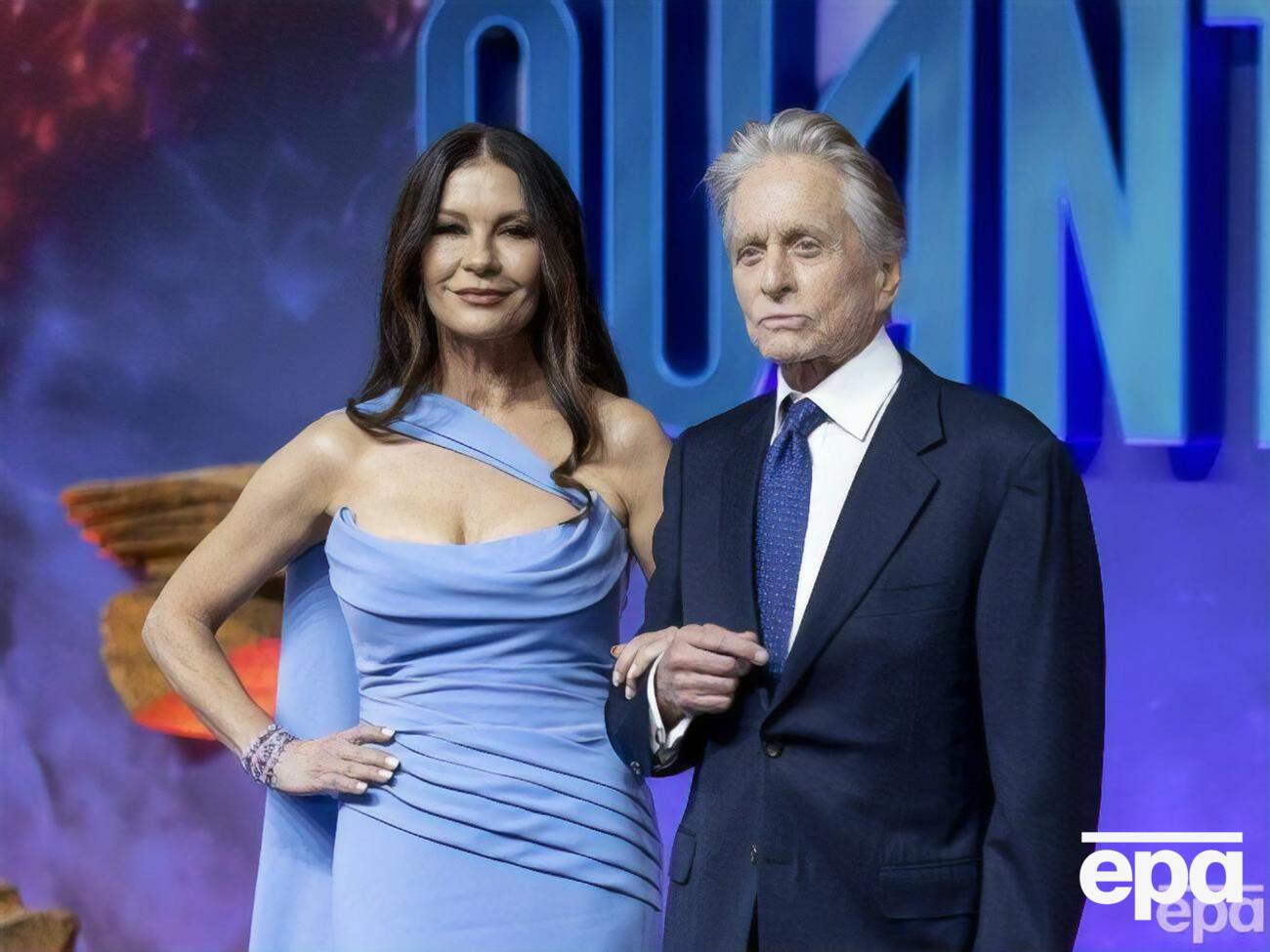 Дуглас і Зета-Джонс одружилися у листопаді 2000 року