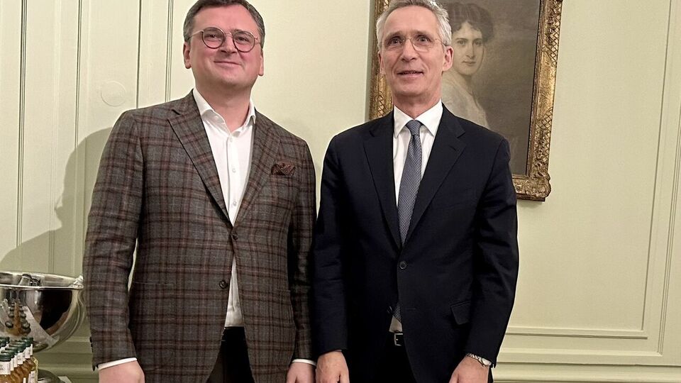 Кулеба 17 лютого провів зустріч зі Столтенбергом