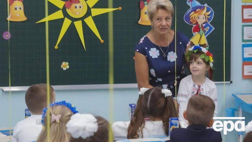 Все учебные заведения Киева работают в обычном режиме, их не передают никаким другим органам, подчеркнули в департаменте