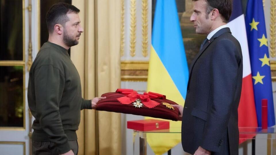 Зеленский рассказал, что обсуждал с Макроном в том числе украинскую формулу мира