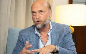 Пугачев считает, что Россия не должна оставаться ядерной державой