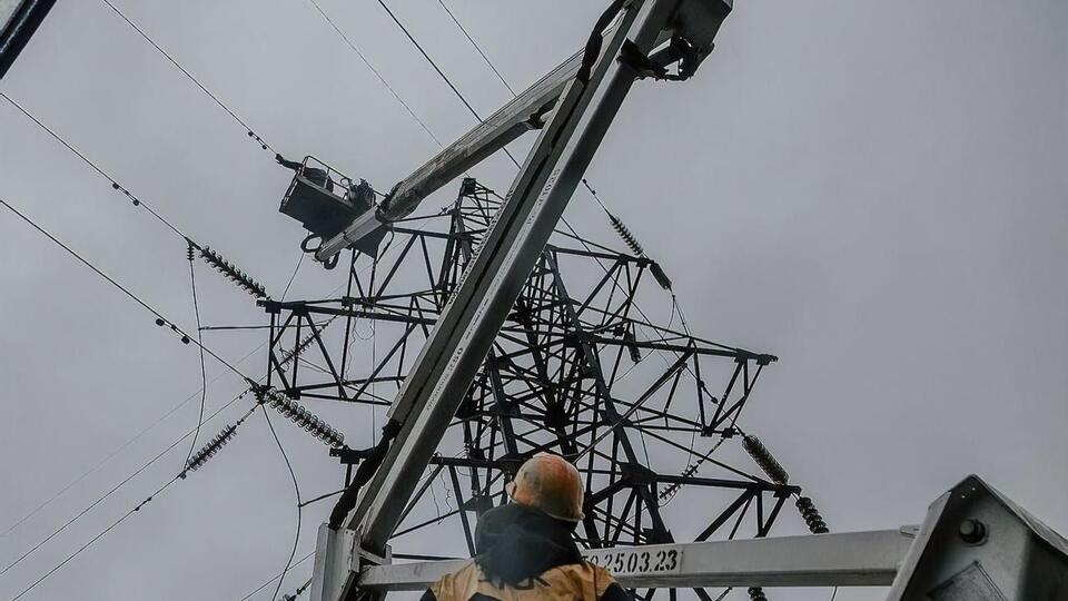 С начала полномасштабного вторжения энергетики ДТЭК возобновили электроснабжение 6,8 млн потребителей