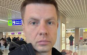 Некоторые пытаются оправдать организаторов "пьяных вечеринок". Но никто не имеет права прикасаться к женщине без ее согласия – это прописная истина