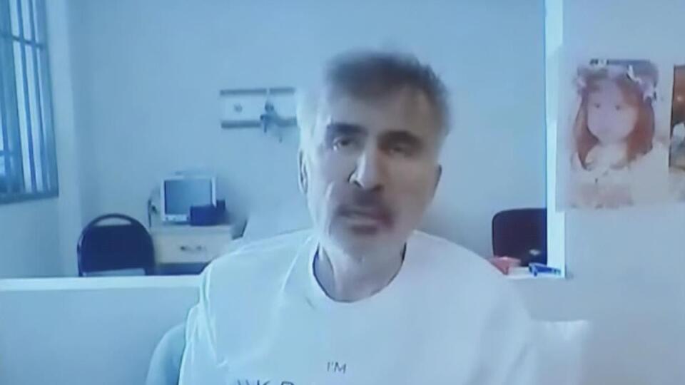 Україна закликала Грузію припинити насильство над Саакашвілі й віддати його