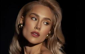 Квіткова показала обличчя зблизька