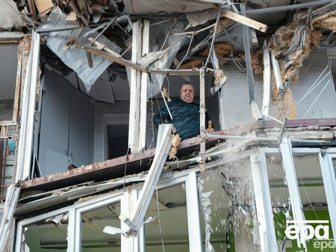 В Херсоне вражеские снаряды попали в жилые дома