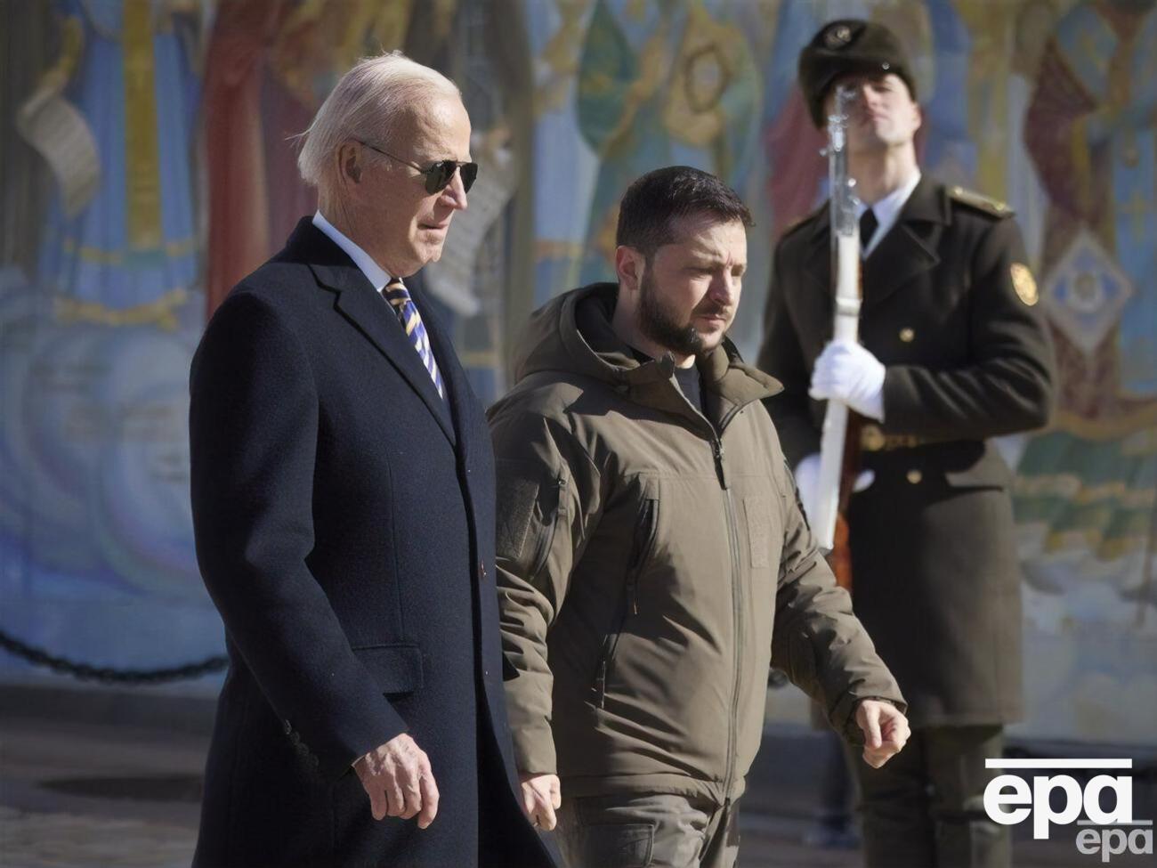 Байден приїхав в Україну за день до звернення Путіна до Федеральних зборів РФ