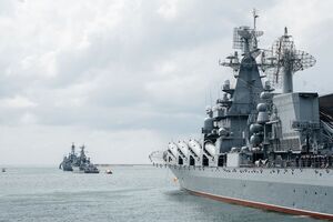 В Азовском море противник сосредоточил один корабль, в Средиземном – 10 кораблей