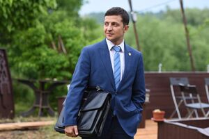 Зеленский сыграл роль учителя истории Василия Голобородько