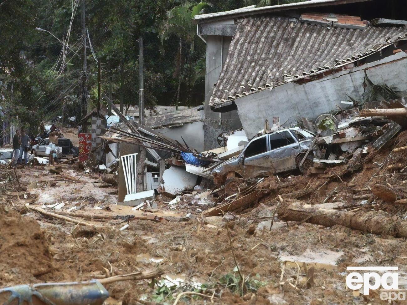 Выживших все еще ищут