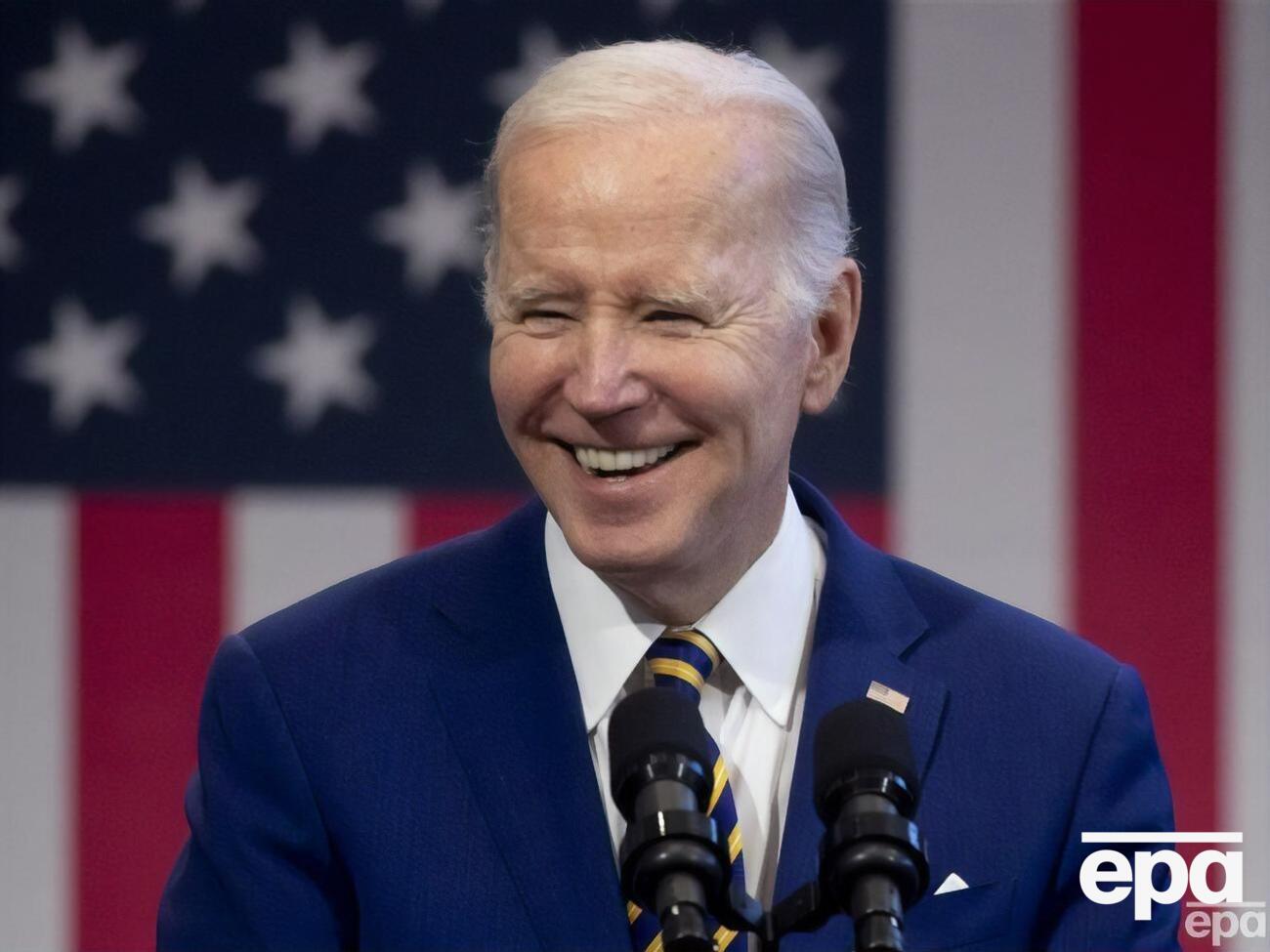 За даними ЗМІ, Байден їхав до Києва 10 годин