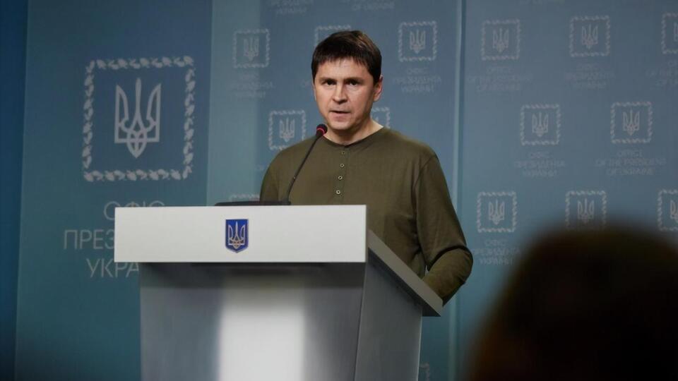 Подоляк переконаний, що українці витримають усі російські атаки – і справжні, і фейкові