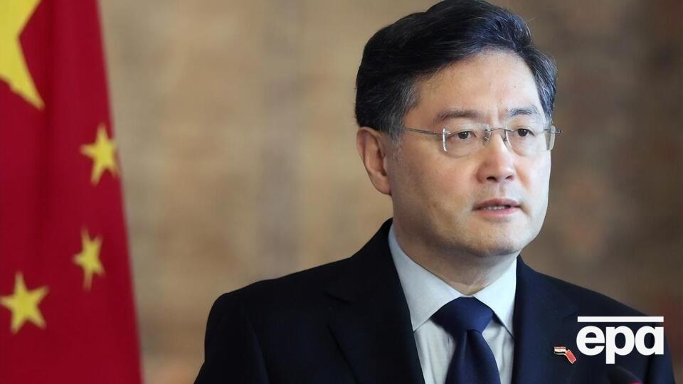 Китай "глубоко обеспокоен возможной эскалацией ситуации в Украине", заявил Цинь Ган