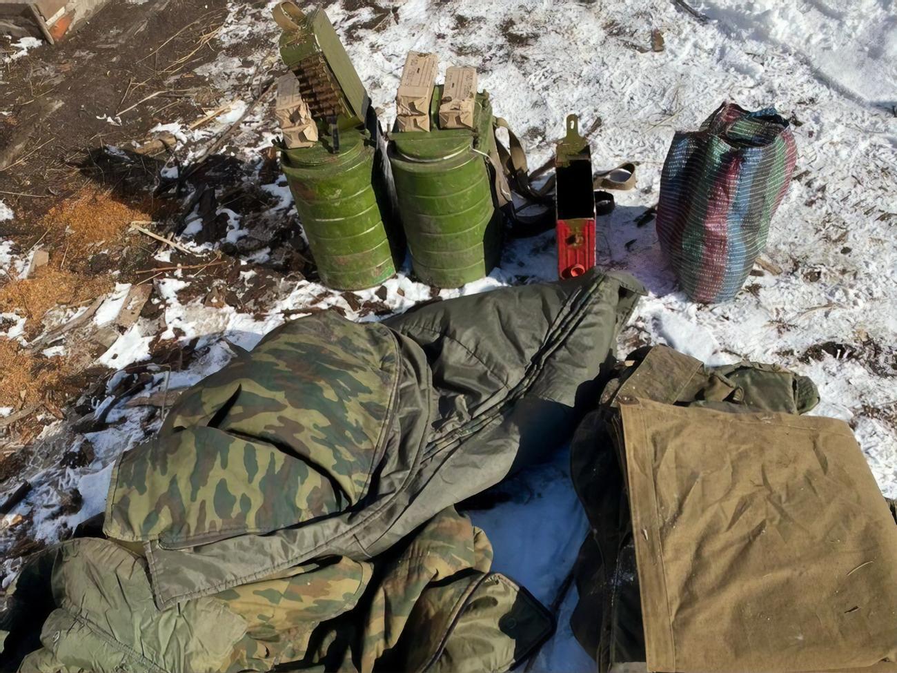 При обыске нашли противотанковые гранаты, гранатомет, более 700 патронов, бронежилеты и российскую военную форму