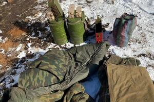 Під час обшуку виявили протитанкові гранати, гранатомет, понад 700 набоїв, бронежилети і російську форму