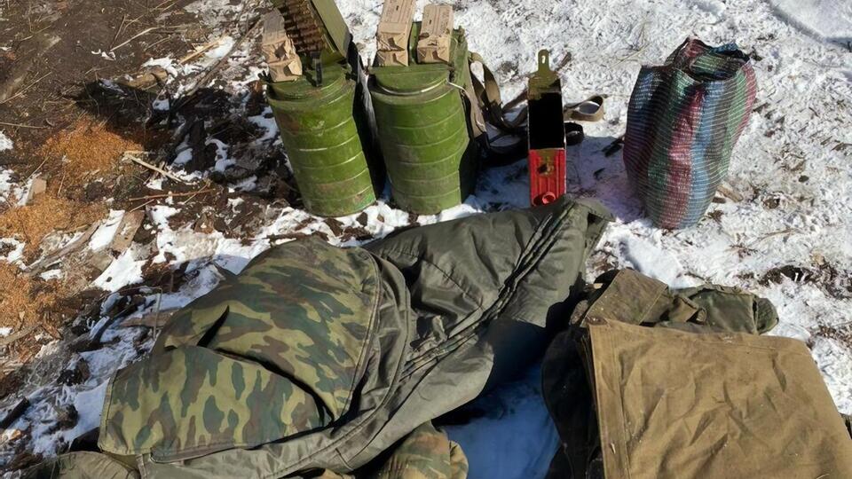 Під час обшуку виявили протитанкові гранати, гранатомет, понад 700 набоїв, бронежилети і російську форму