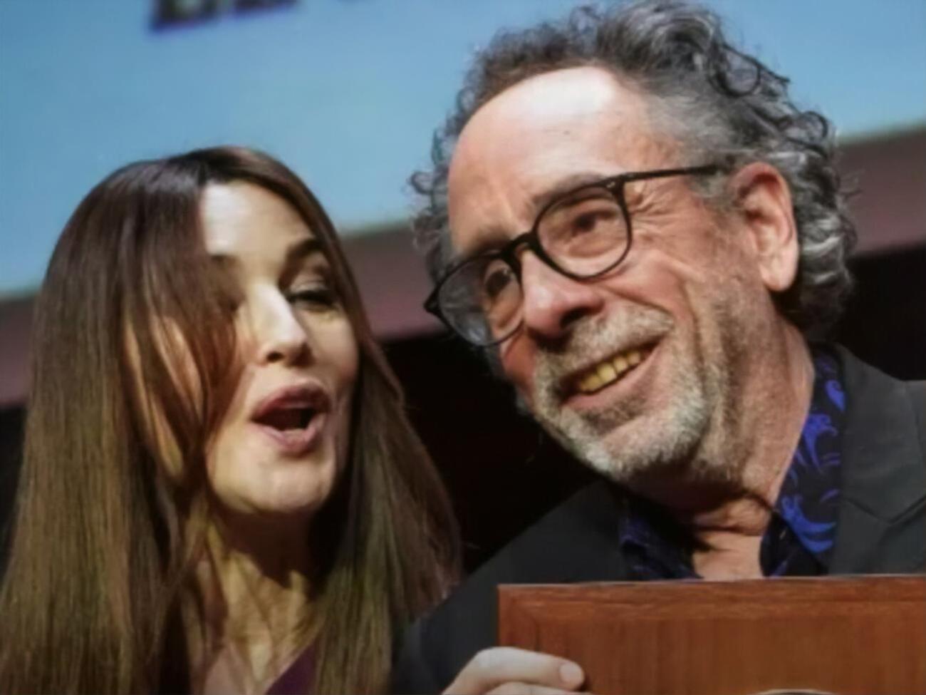 Бертон чотири місяці перебуває у стосунках із Белуччі