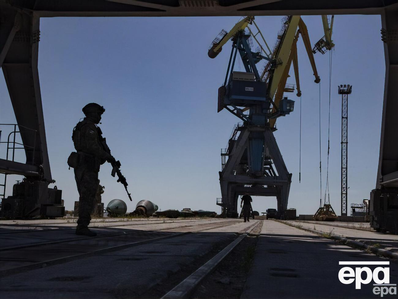 У порту Маріуполя окупанти розмістили склад боєприпасів, 22 лютого він потрапив під удар