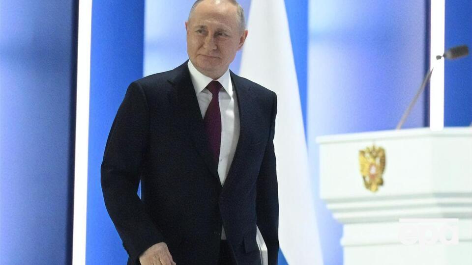 Путин продолжает рассказывать россиянам, что "все идет по плану", подметили в британской разведке