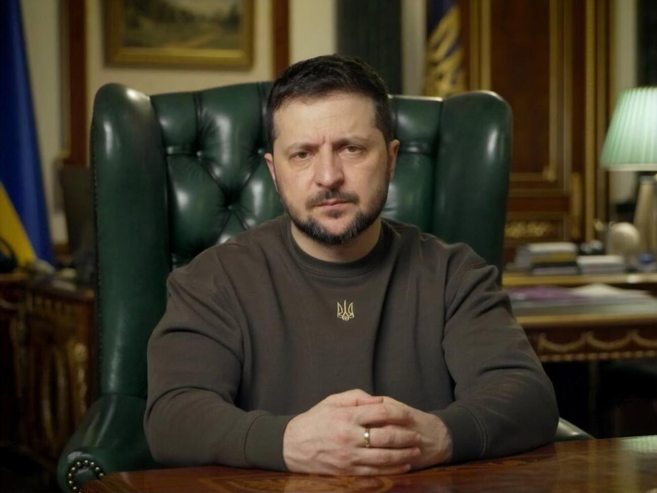 Украинцы гордятся армией своей страны, заявил Зеленский