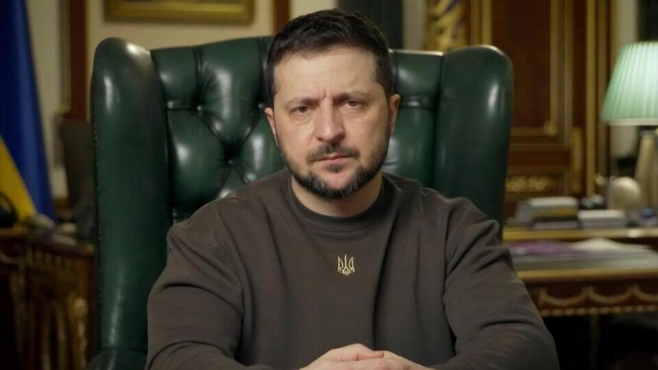 Украинцы гордятся армией своей страны, заявил Зеленский