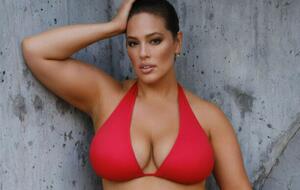 Грем обрала образ, який підкреслює фігуру