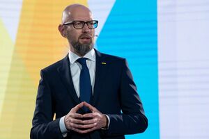 Яценюк (на фото) зазначив, що всі плани Путіна щодо України провалені