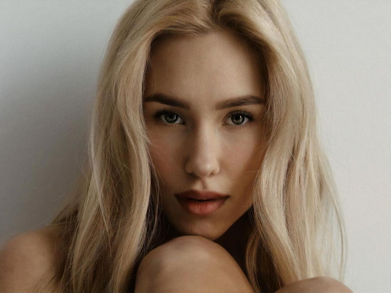 Квіткова знялася в негліже