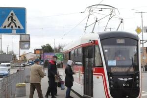 У Запоріжжі випустили на лінії більше трамваїв і тролейбусів