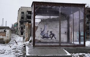 После полномасштабного вторжения РФ в Украину Бэнкси создал семь муралов, которые нанесены на стены домов в Гостомеле, Ирпене, Горенке, Бородянке, а также в центре Киева