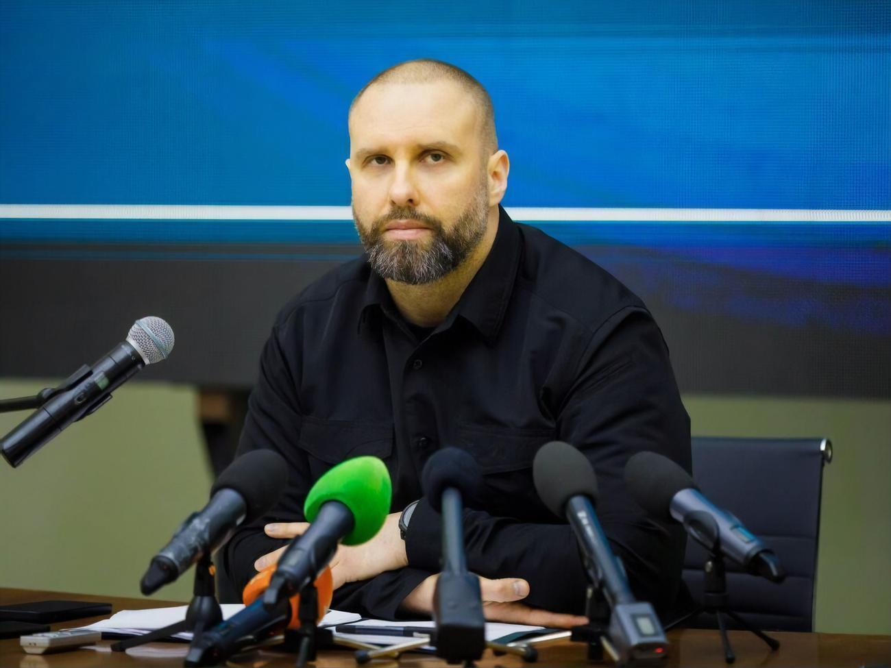 Синєгубов повідомив, що є влучання в адміністративну будівлю