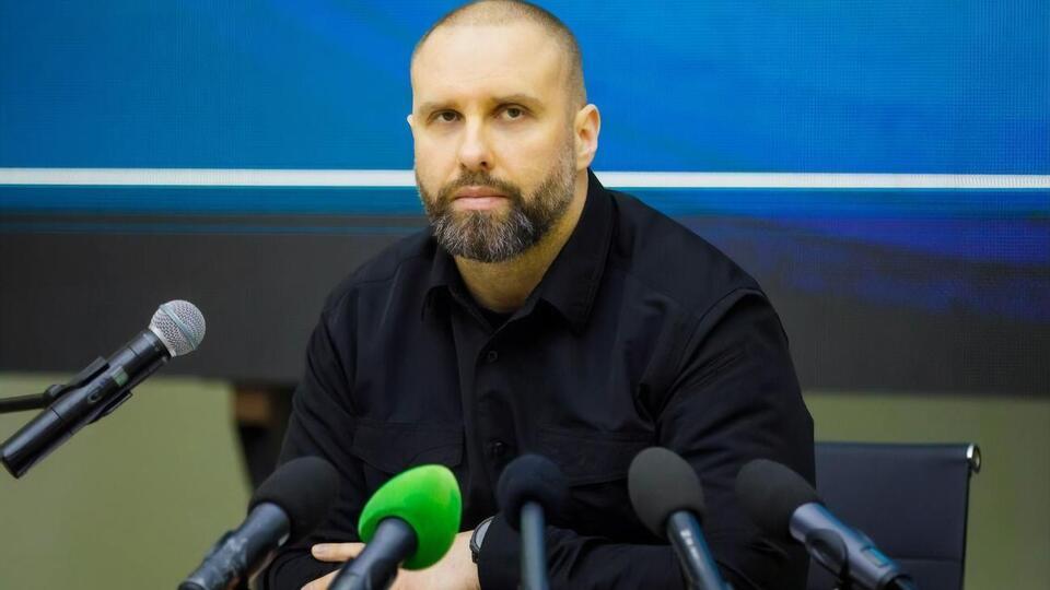 Синєгубов повідомив, що є влучання в адміністративну будівлю