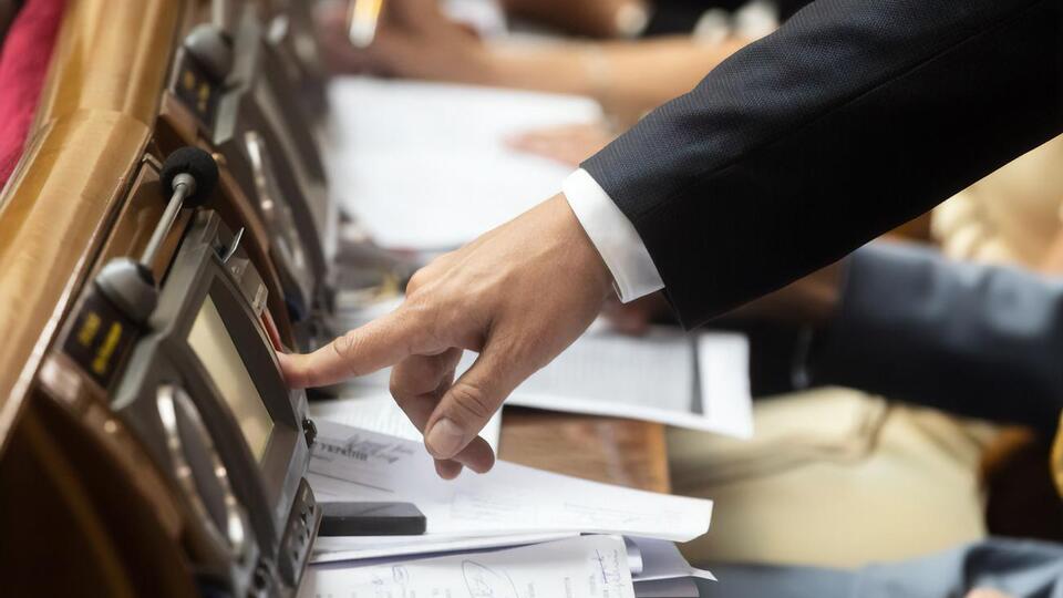 В Верховной Раде законопроект со всеми его недостатками почти без движения лежал с 2020 года, отметила юрист