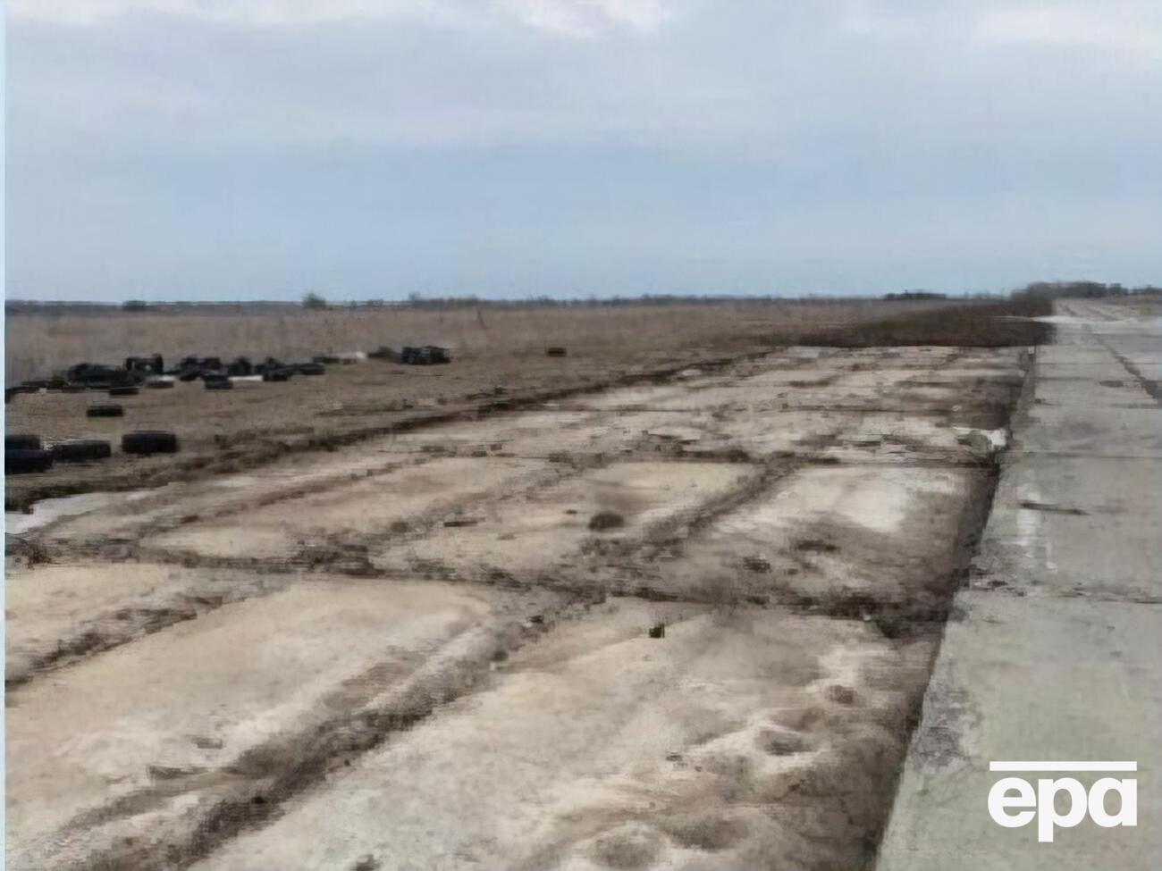 Унаслідок демонтажу плит та обладнання аеродрому його тепер не може використовувати авіація ЗСУ, заявили в Офісі генпрокурора